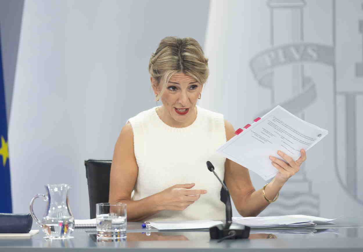 La vicepresidenta segunda y ministra de Trabajo y Economía Social, Yolanda Díaz, durante la rueda de prensa posterior al Consejo de Ministros. EP