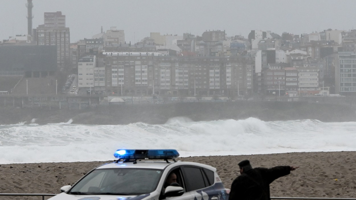 En A Coruña, en la imagen, el Ayuntamiento ha cerrado playas y parques por precaución (Foto: Europa Press).