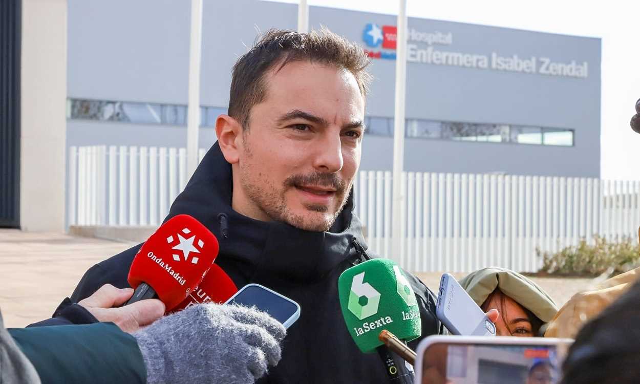 Juan Lobato, secretario general del PSOE de Madrid, visita el hospital Isabel Zendal. PSOE