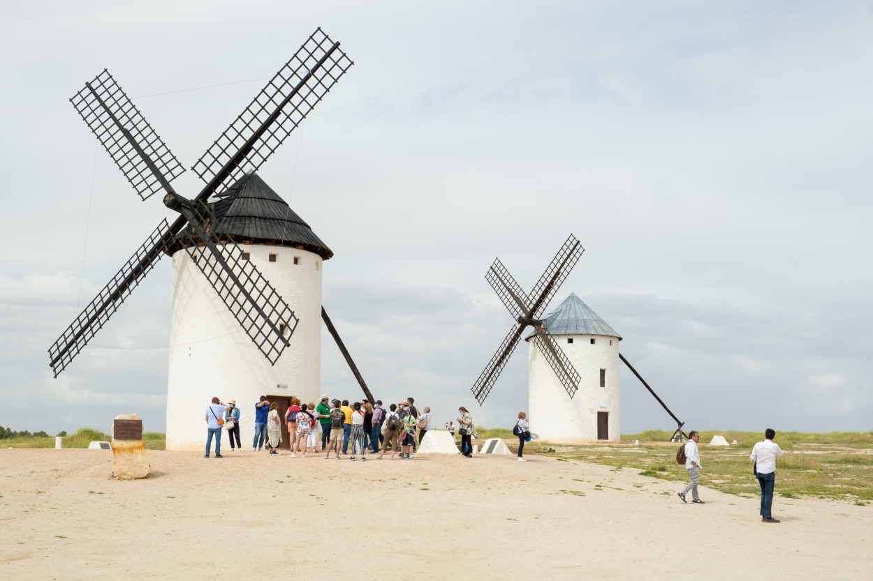 Viajeros del Tren de los Molinos de Renfe visitan Campo de Criptana. EP