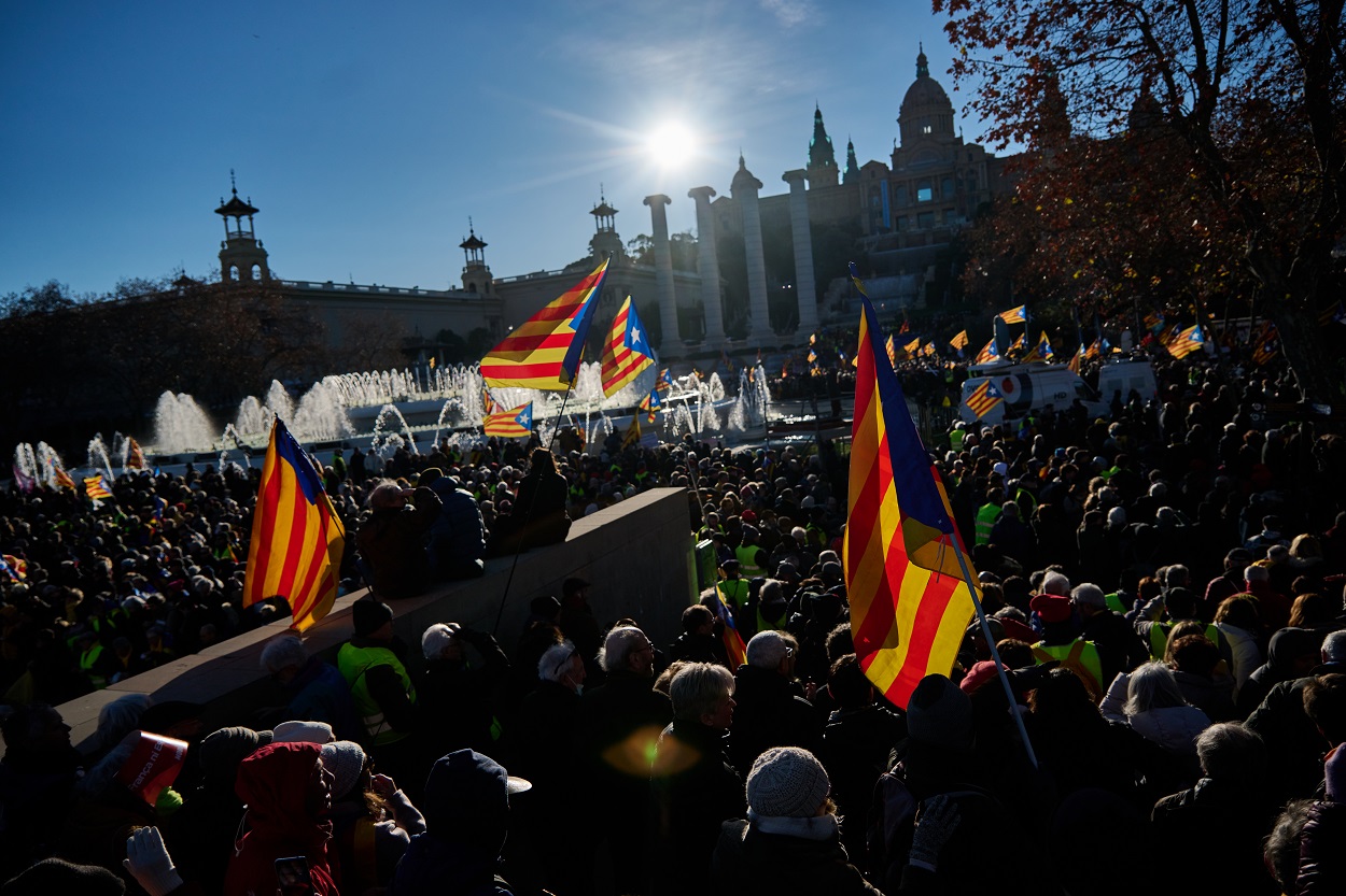 Gran manifestación en Montjuic contra la cumbre Sánchez Macron que se celebra en Barcelona. EP