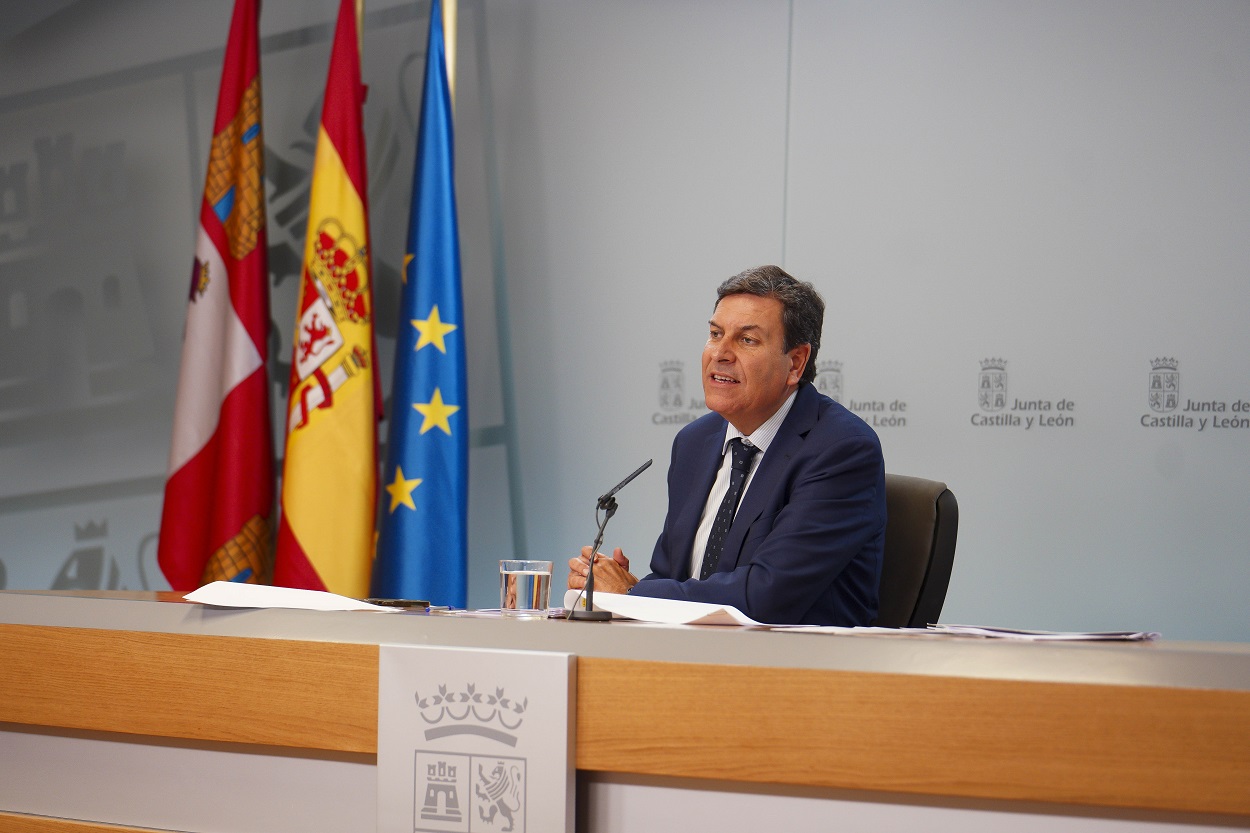 El consejero de Economía y Hacienda y portavoz de la Junta, Carlos Fernández Carriedo, tras la reunión del Consejo de Gobierno. EP.