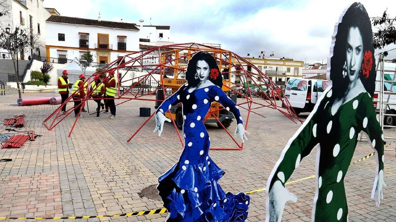 Plaza de Belén de Jerez con los preparativos para homenajear a Lola Flores. EP.