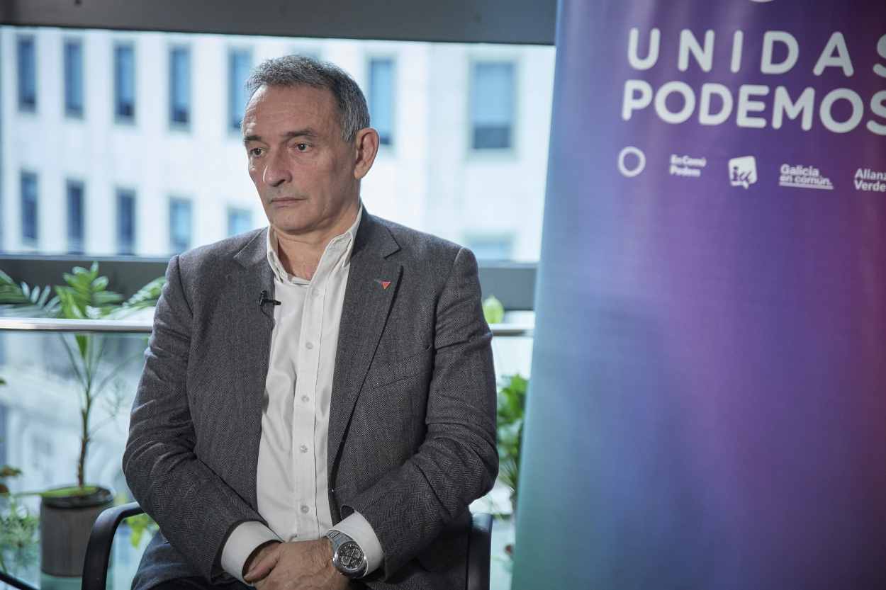 El portavoz adjunto de UP, Enrique Santiago, durante una entrevista para Europa Press