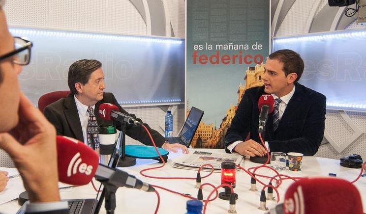 Federico Jiménez Losantos y Albert Rivera en una tertulia de esRadio