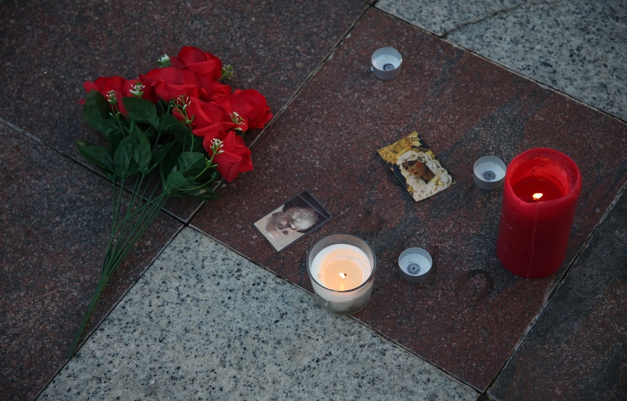 Emotivo minuto de silencio en Algeciras por el sacristán asesinado la pasada noche