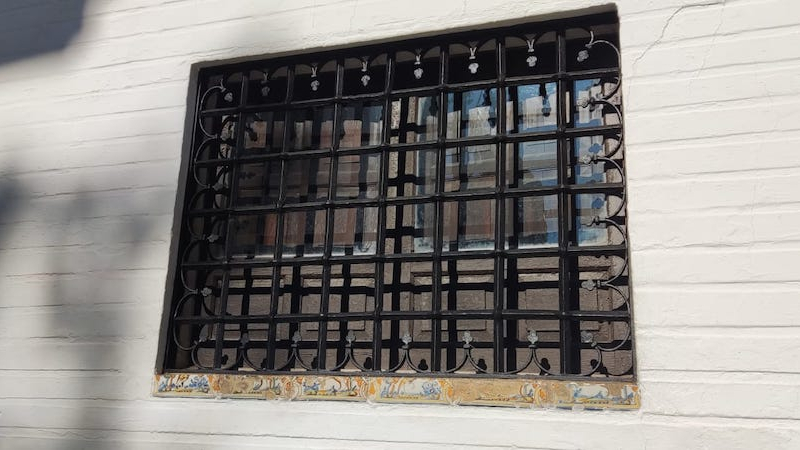 Una de las rejas del diablo más conocidas se encuentra en Sevilla Una de las rejas del diablo más conocidas se encuentra en Sevilla