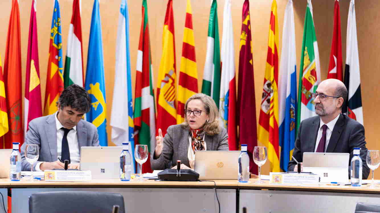 La vicepresidenta y ministra de Asuntos Económicos, Nadia Calviño, preside la Conferencia Sectorial para la Mejora Regulatoria y el Clima de Negocios. 