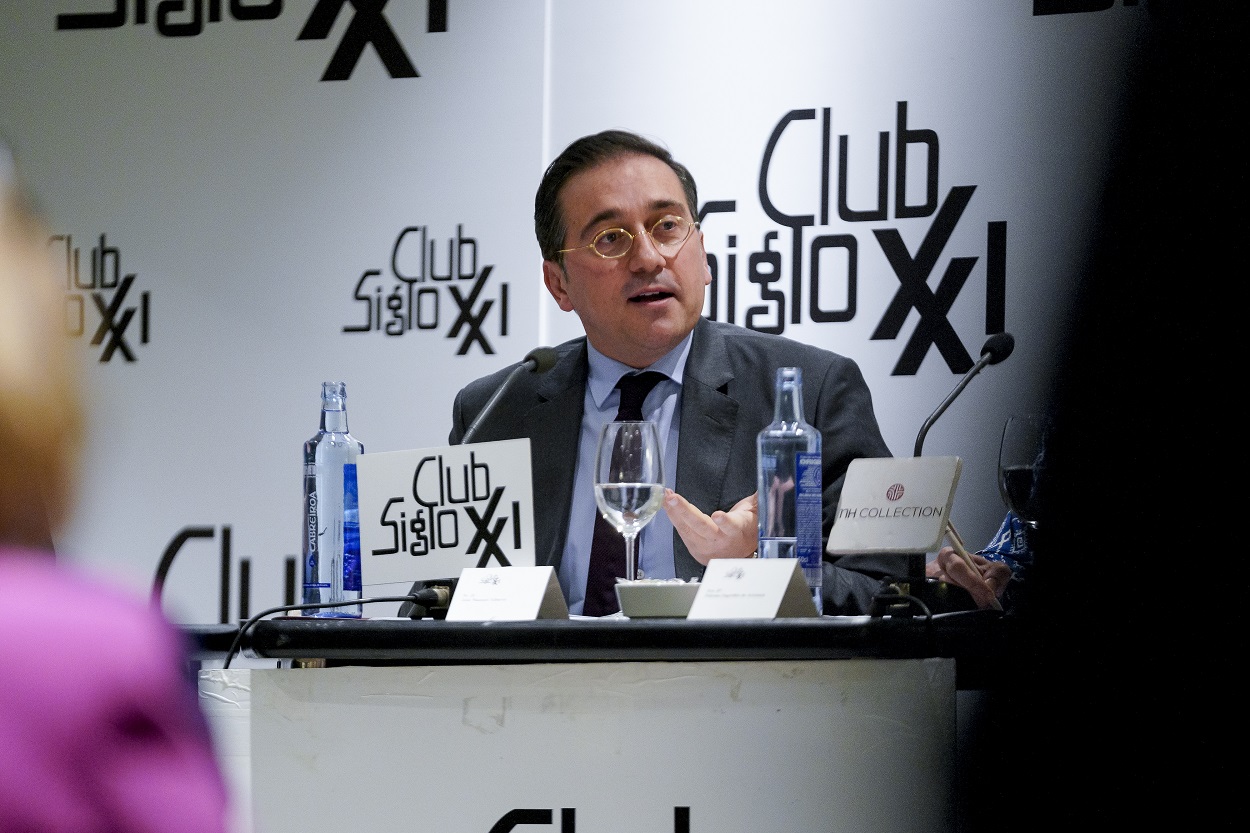 El ministro de Asuntos Exteriores, Unión Europea y Cooperación, José Manuel Albares, interviene en el Coloquio del Club Siglo XXI. EP.