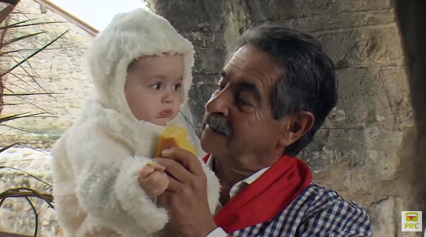 "Revilluca, un sobao". El presidente de Cantabria felicita la Navidad cantando "Revilluca, un sobao". El presidente de Cantabria felicita la Navidad cantando