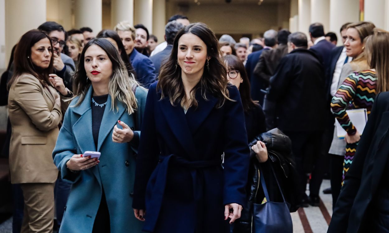 La ministra de Igualdad, Irene Montero (c), a su llegada a un pleno del Senado, a 31 de enero de 2023, en Madrid (España).