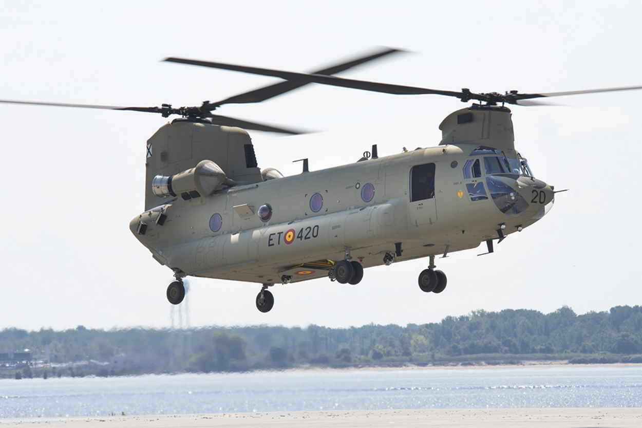 Helicóptero Chinook CH 47F de las Fuerzas Aeromóviles del Ejército de Tierra.