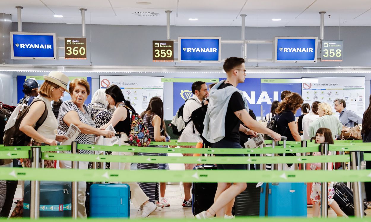 Mostrador de facturación de Ryanair en el aeropuerto de Madrid Barajas