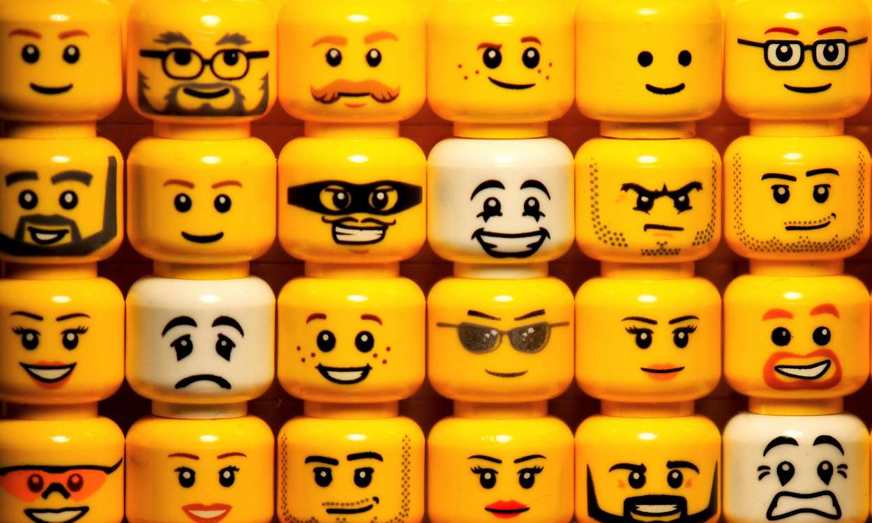 Cabezas de figuras de Lego