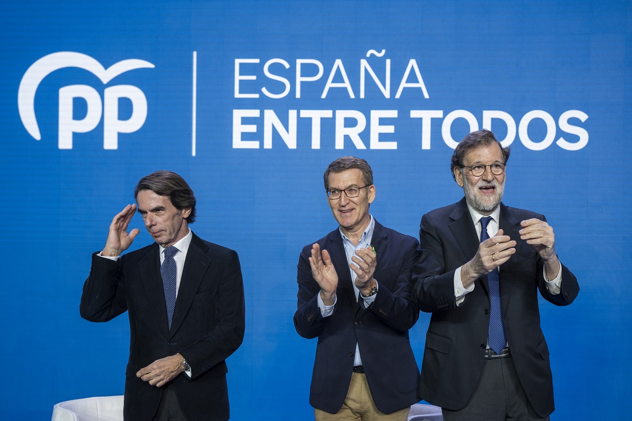 El expresidente del Gobierno, José María Aznar; el presidente del Partido Popular, Alberto Núñez Feijóo; y el expresidente del Gobierno, Mariano Rajoy, participan juntos en la 26 Intermunicipal del PP. EP.