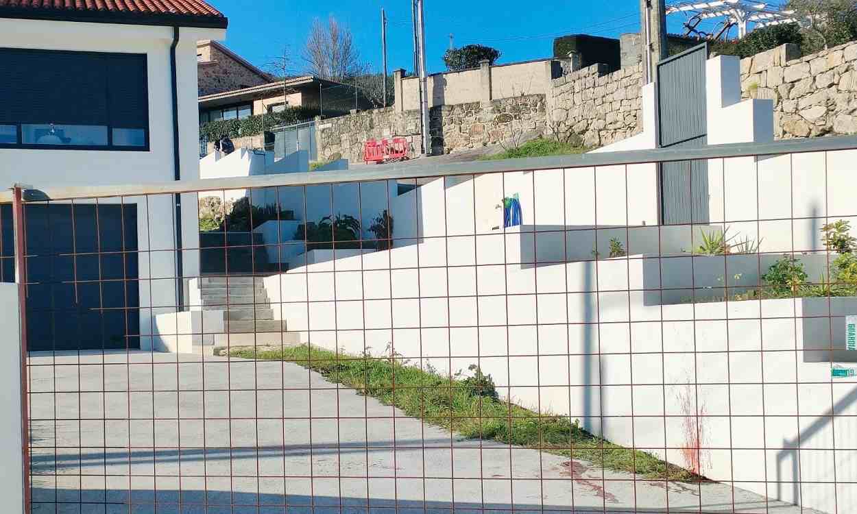 Un hombre mata a su exmujer delante de sus hijos menores en su casa de Baiona (Pontevedra). EP