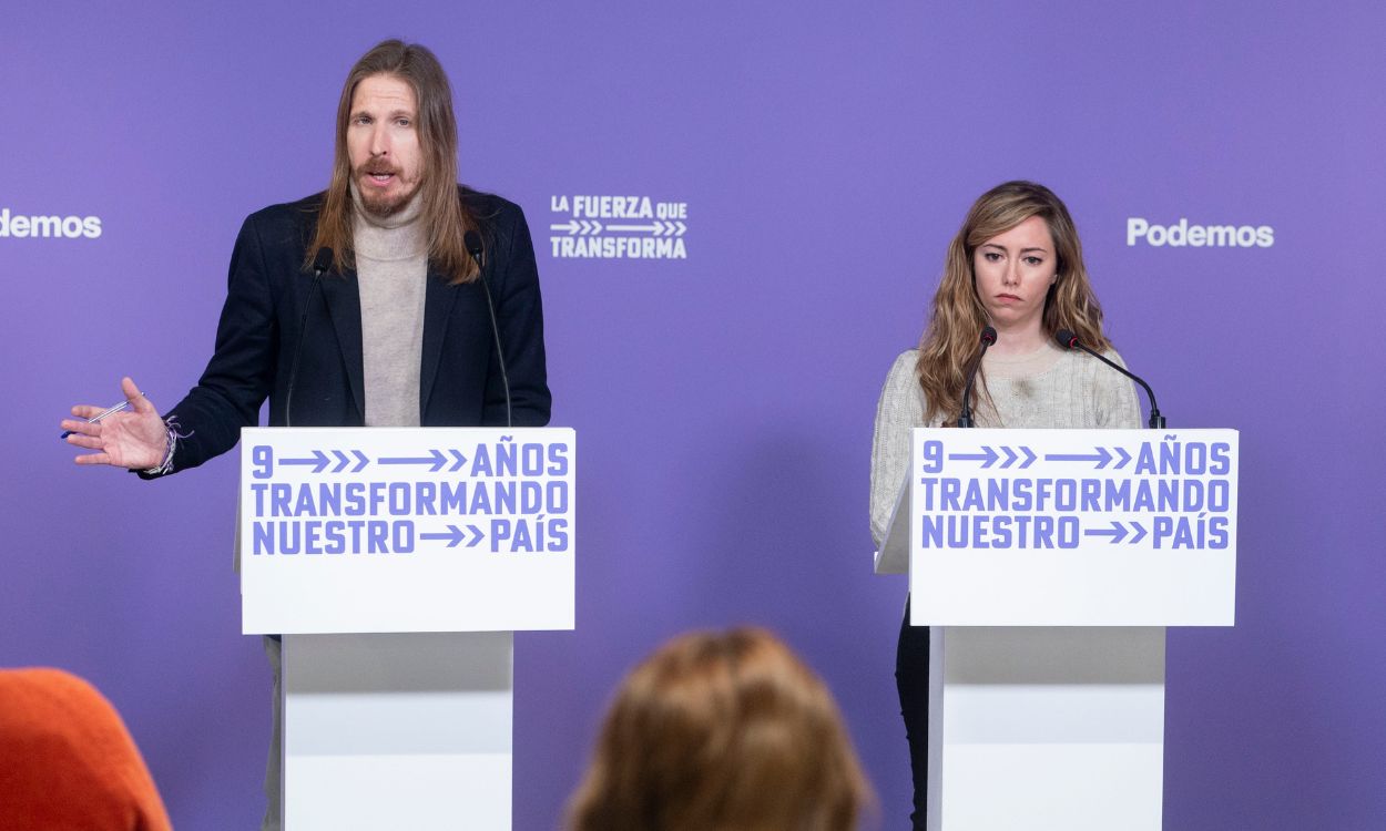 El portavoz de Podemos, Pablo Fernández, y la secretaria de Acción Institucional de Podemos, María Teresa Pérez. EP.