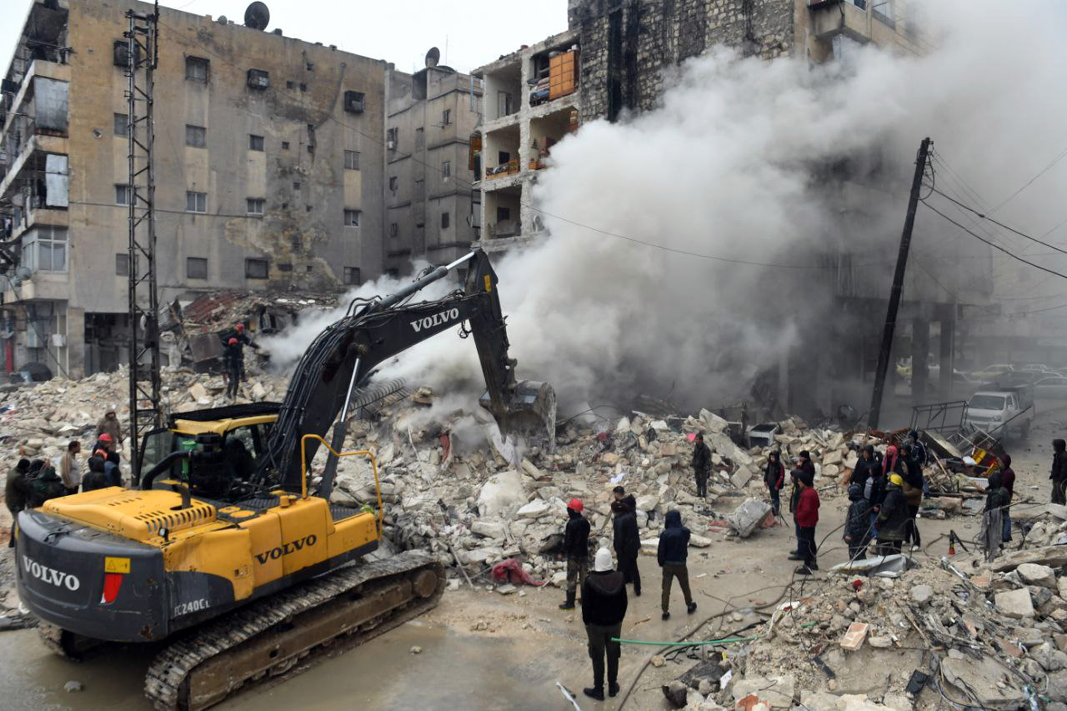 Un terremoto de magnitud 7,8 deja miles de muertos en Turquía y Siria
