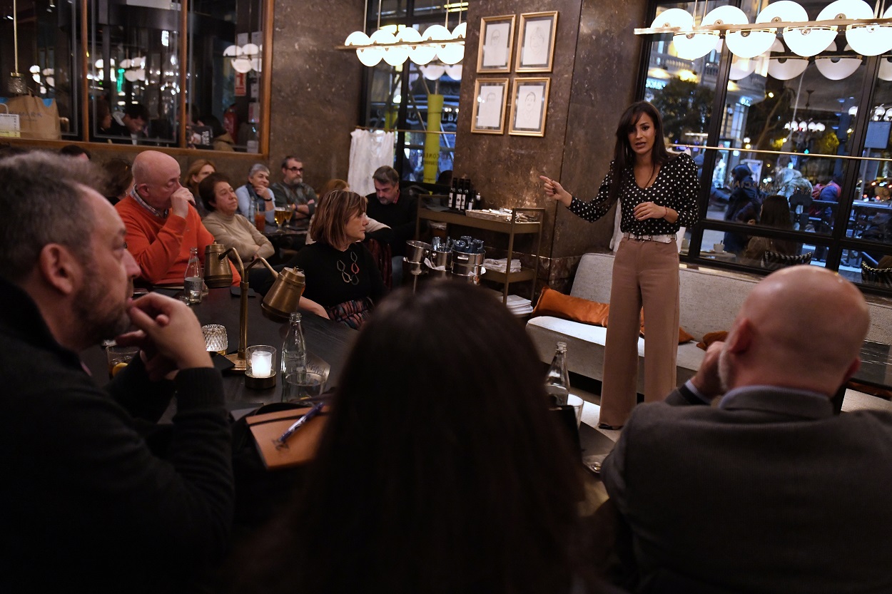 La vicealcaldesa de Madrid, Begoña Villacís, se reúne con afiliados en el Café Comercial. EP.