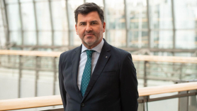 Nicolas González, representante del Parlamento Europeo que negociará la reforma del mercado eléctrico con Teresa Ribera.