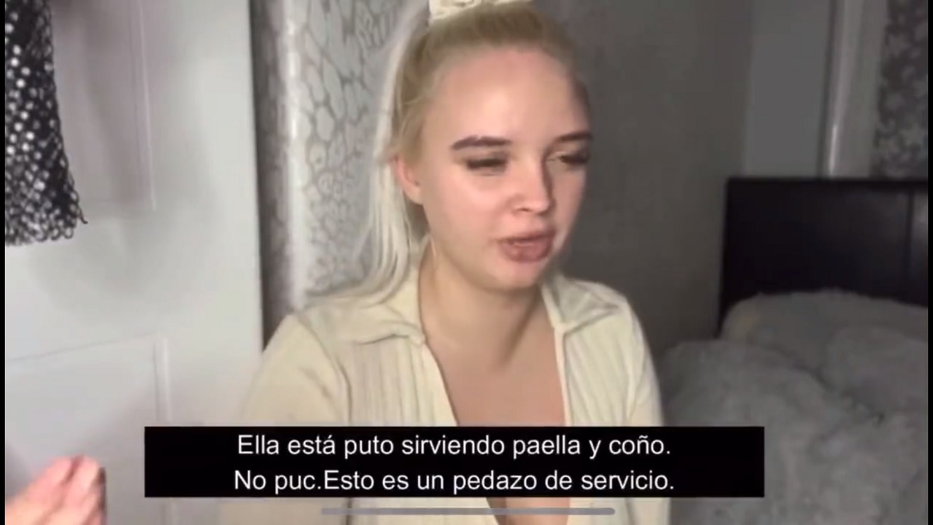 Una joven reacciona a la actuación de Blanca Paloma. Youtube.