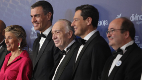 Yolanda Díaz; el presidente del Gobierno, Pedro Sánchez , el presidente de la Academia del Cine, Fernando Méndez Leite, Juanma Moreno Bonilla y Miquel Iceta en los Goya. EP