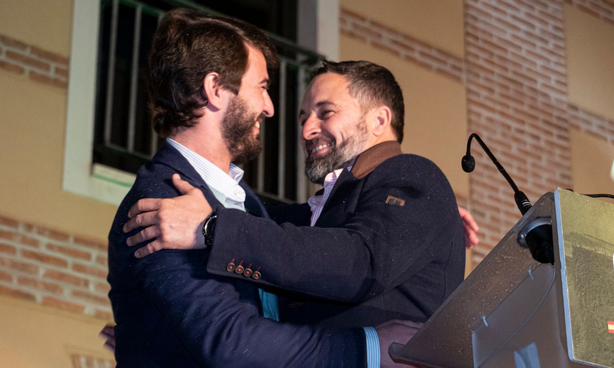 El presidente de Vox, Santiago Abascal, junto al vicepresidente de Castilla y León, Juan García Gallardo.