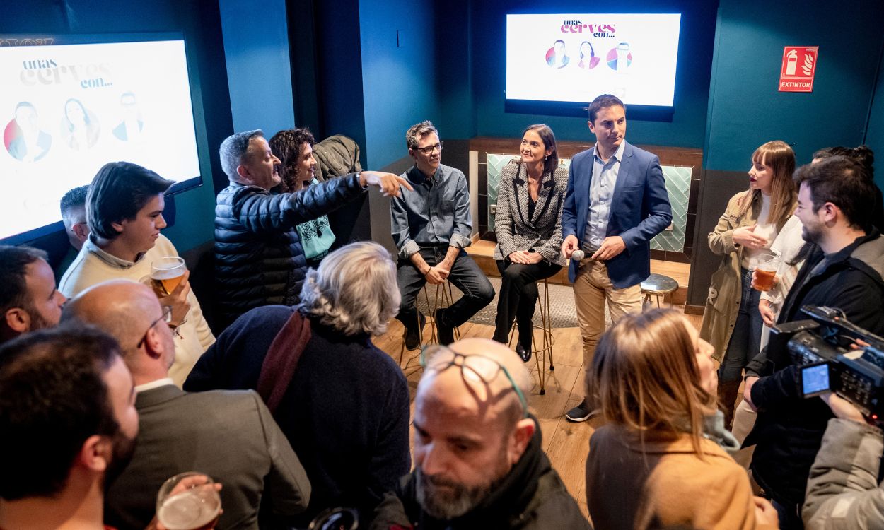 El ministro de Presidencia, Félix Bolaños; la candidata a la Alcaldía por el PSOE, Reyes Maroto; y el secretario del PSOE M, Juan Lobato, participan en un encuentro con jóvenes, a 15 de febrero de 2023, en Madrid (