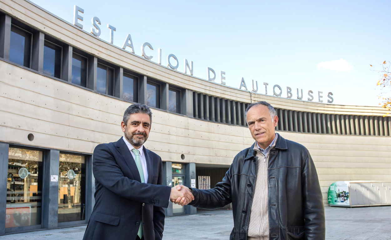 Enrique Iglesias, director de Estructuración Comercial de Hidrógeno de Cepsa y José María Rodríguez Flórez, responsable de la Zona Sur de Damas