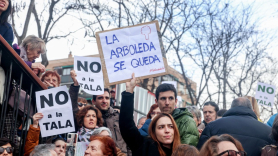 Protesta contra la tala de árboles en Madrid Río por las obras de Metro. EP