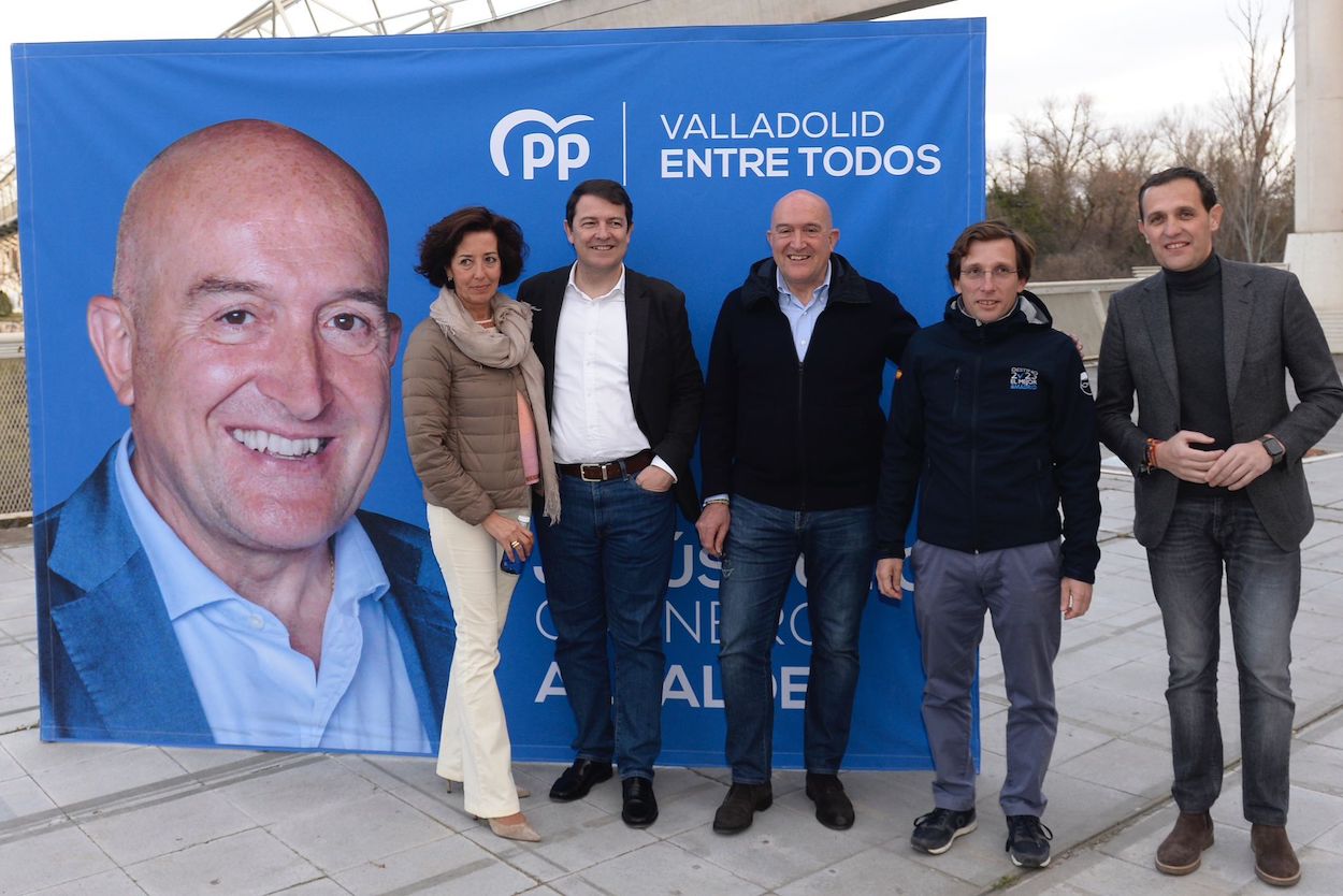 Almeida viaja a Valladolid para arropar a Mañueco