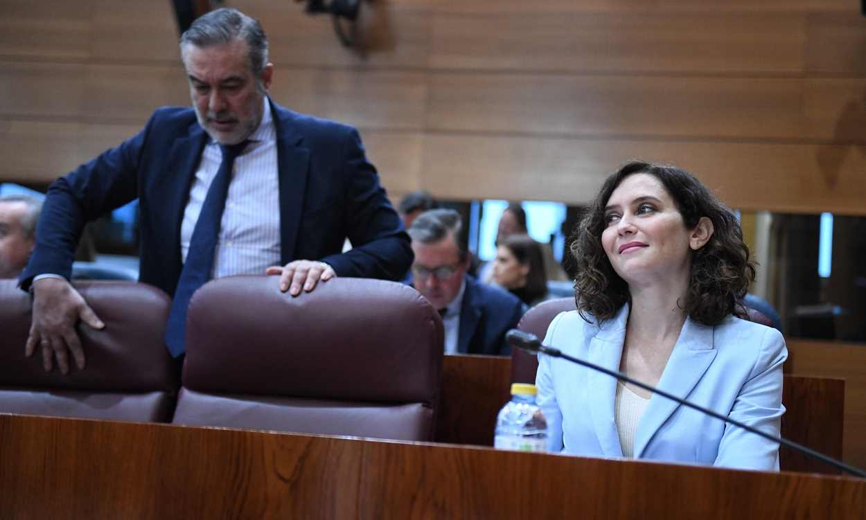 Enrique López e Isabel Díaz Ayuso en la Asamblea de Madrid. EP