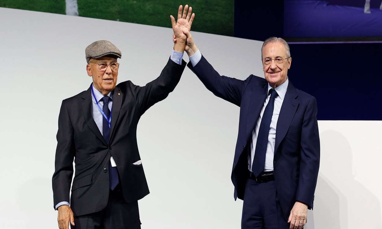 Amancio Amaro, presidente de honor del Real Madrid, junto a Florentino Pérez, presidente del club blanco. Europa Press.