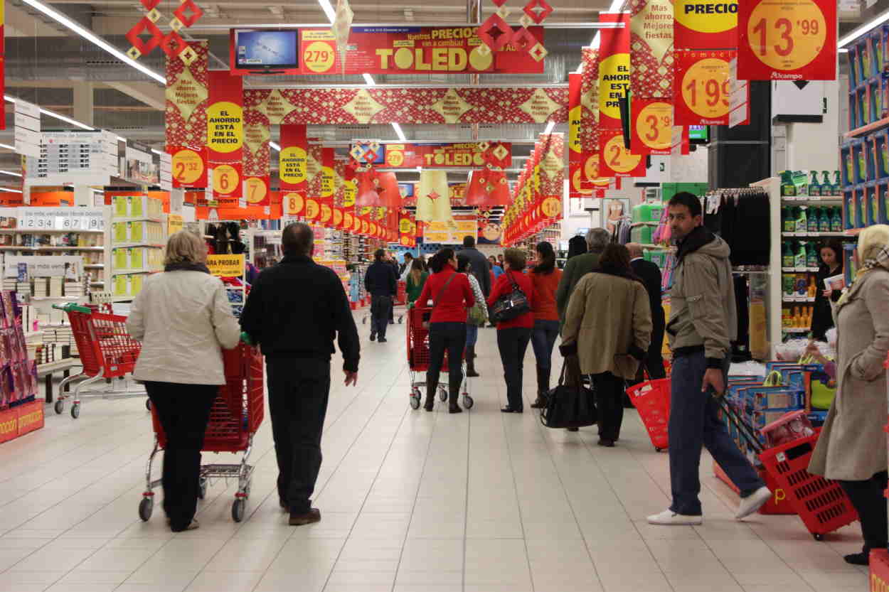 Los supermercados reconocen que se podrían topar los precios, pero aseguran que perjudicaría al sector. EP.