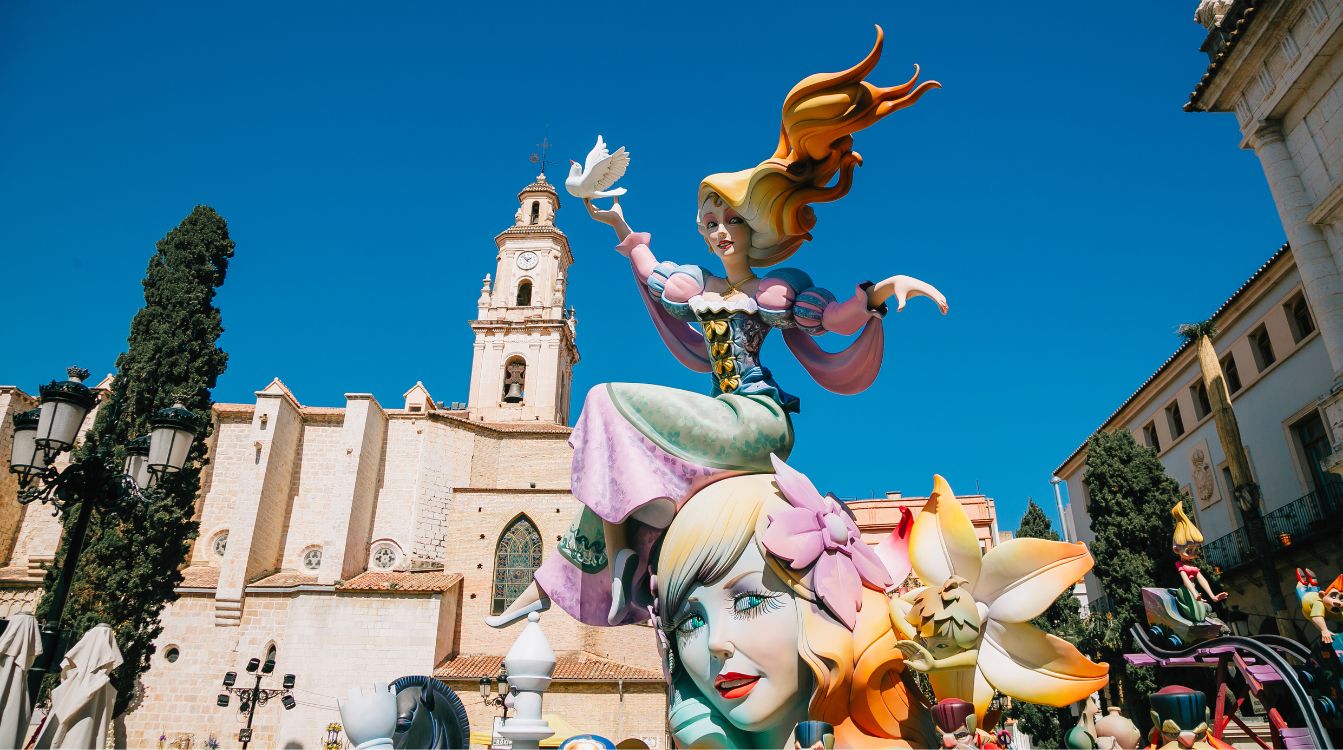 Gandia celebra sus Fallas entre el 16 y el 18 de marzo. La ciudad cuenta, además, con un Museo Fallero abierto todo el año