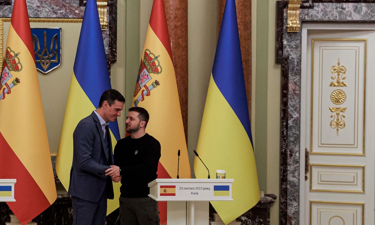 El presidente del Gobierno, Pedro Sánchez, y el presidente de Ucrania, Volidimir Zelenski, en Kiev. EP.