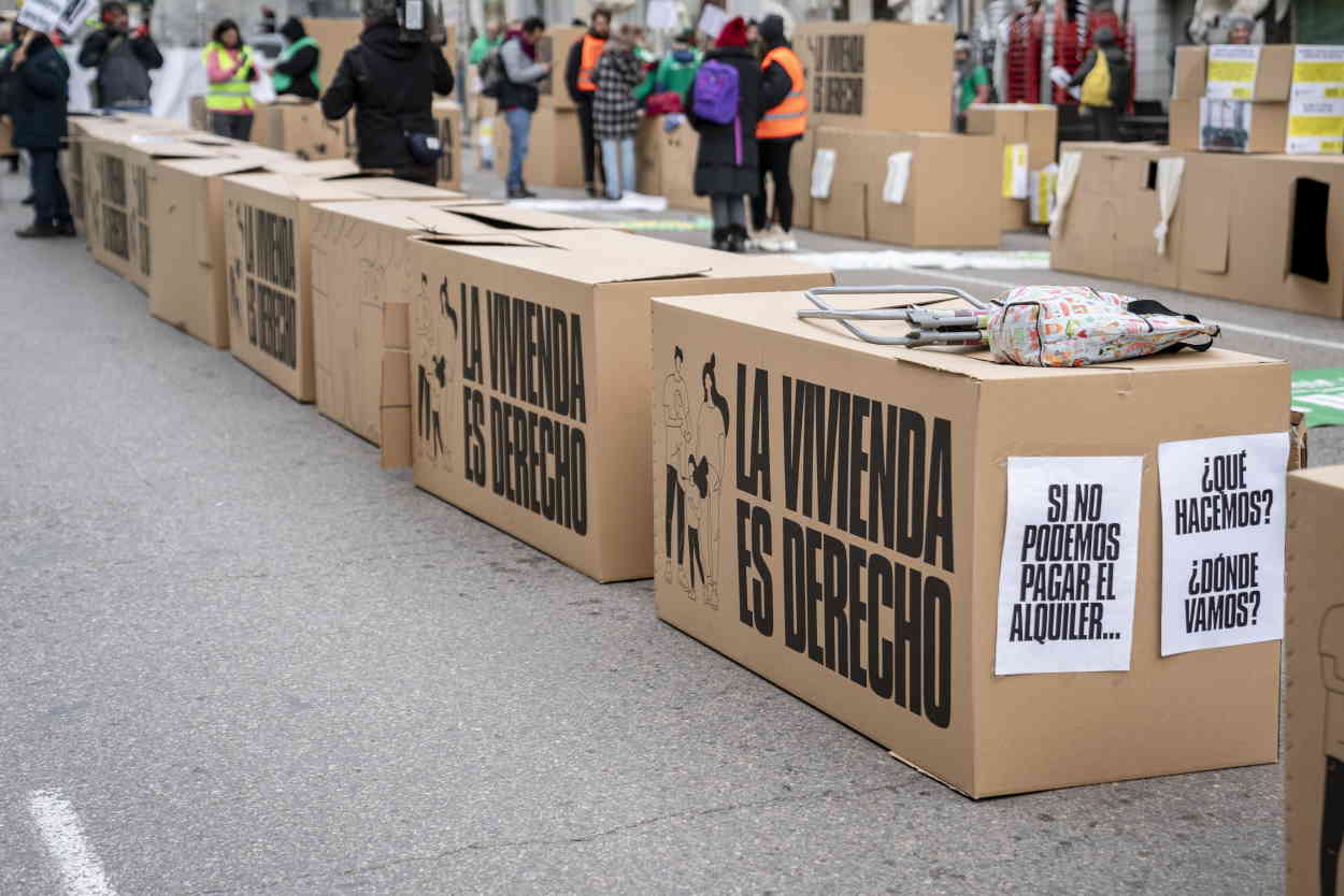 Manifestación para presionar en favor de la ley de vivienda celebrada frente al Congreso de los Diputados. EP.