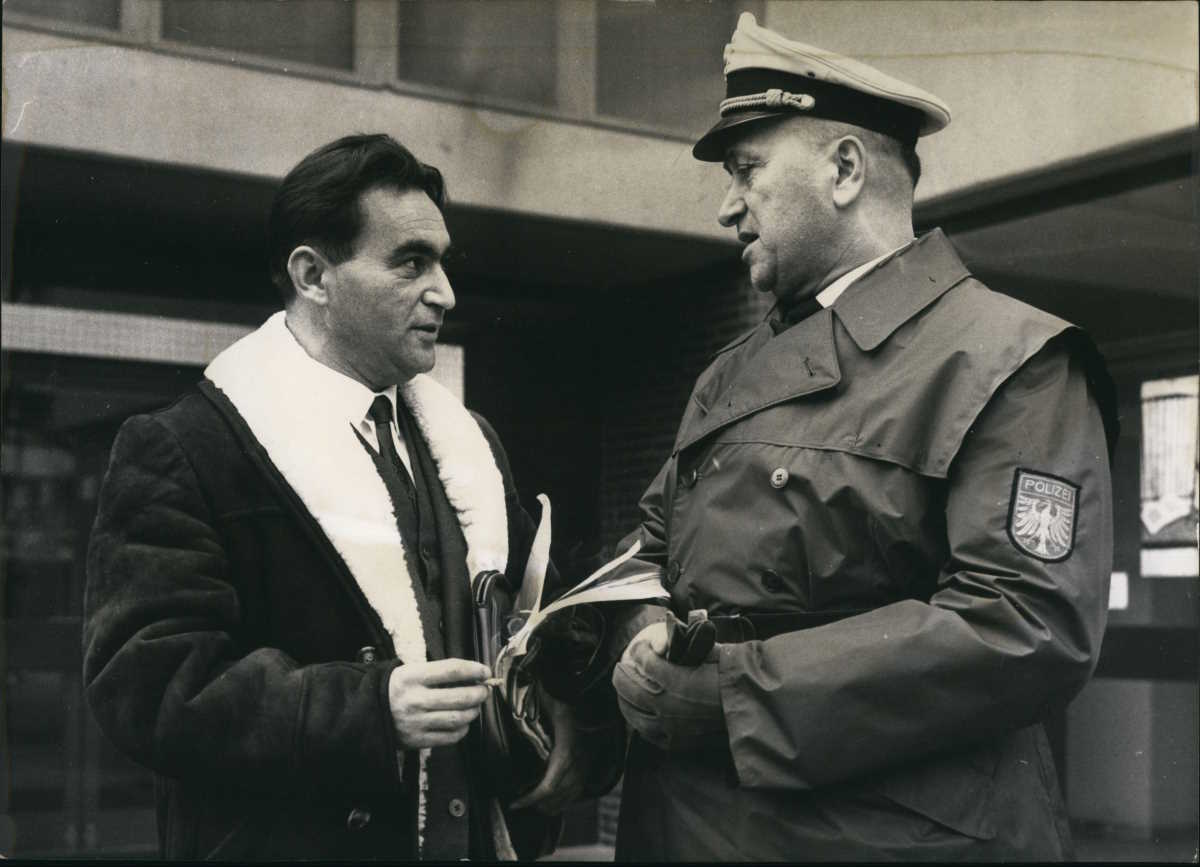 Rudolf Vrba, a la izquierda, testificó en varios juicios por crímenes de guerra contra el nazismo (© Courtesy of Robin Vrba)