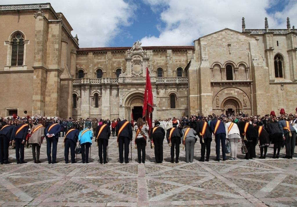 Momento estelar de la fiesta de Las Cabezadas, una tradición centenaria de León plagada de ironía