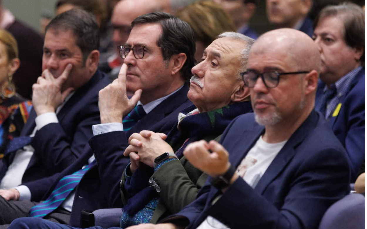 El presidente de CEPYME, Gerardo Cuerva, el presidente de la CEOE, Antonio Garamendi, el secretario general de UGT, Pepe Álvarez, y el secretario general de CCOO, Unai Sordo. EP.