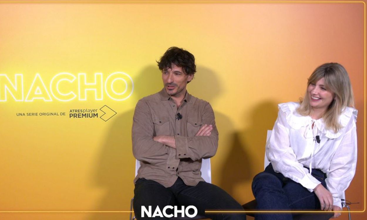 Andrés Velencoso y Miriam Giovanelli en la rueda de prensa de 'Nacho'. Atresmedia