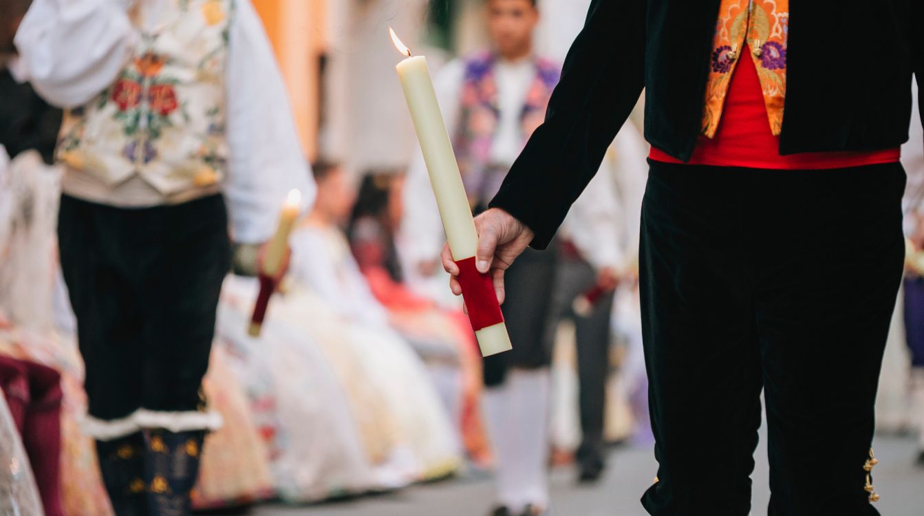 No te pierdas la ofrenda a la Virgen de las Fallas de Gandia, uno de los momentos más emotivos de  esta fiesta tradicional