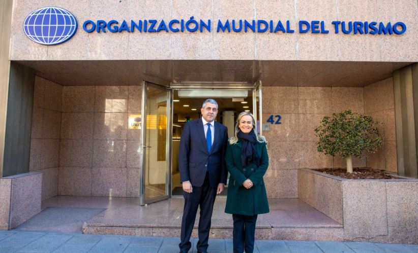 El secretario general de la OMT y la ministra de Turismo de Brasil. SERVIMEDIA