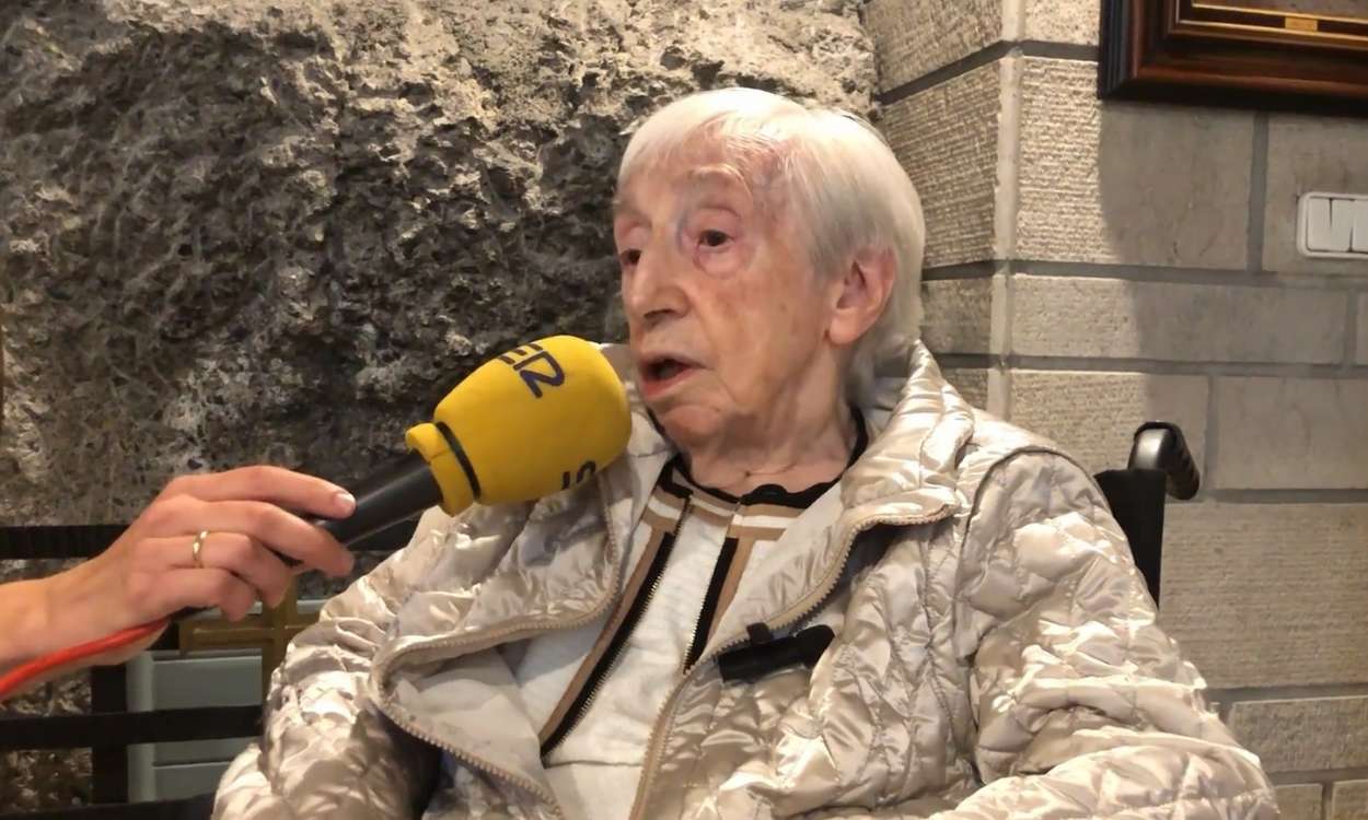 Sara Estévez, primera cronista deportiva de España, durante una entrevista de Hora 14. La SER