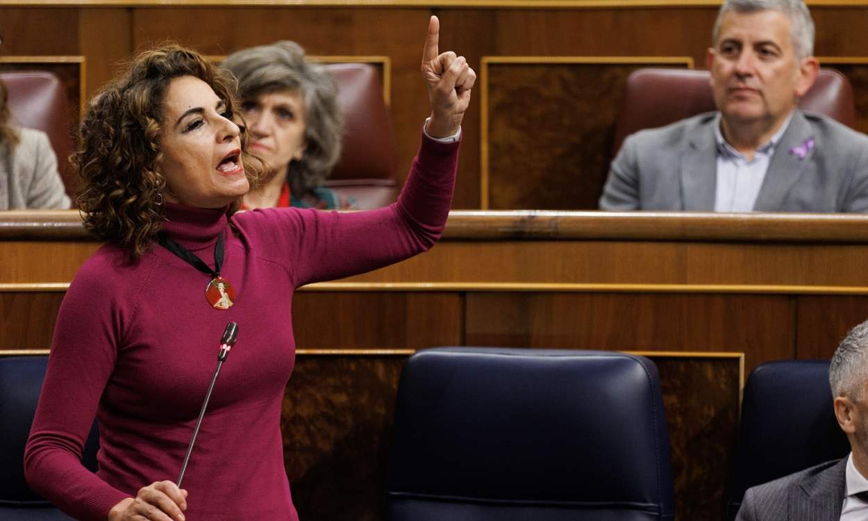 María Jesús Montero, ministra de Hacienda, en la sesión de control al Gobierno en el Congreso. EP