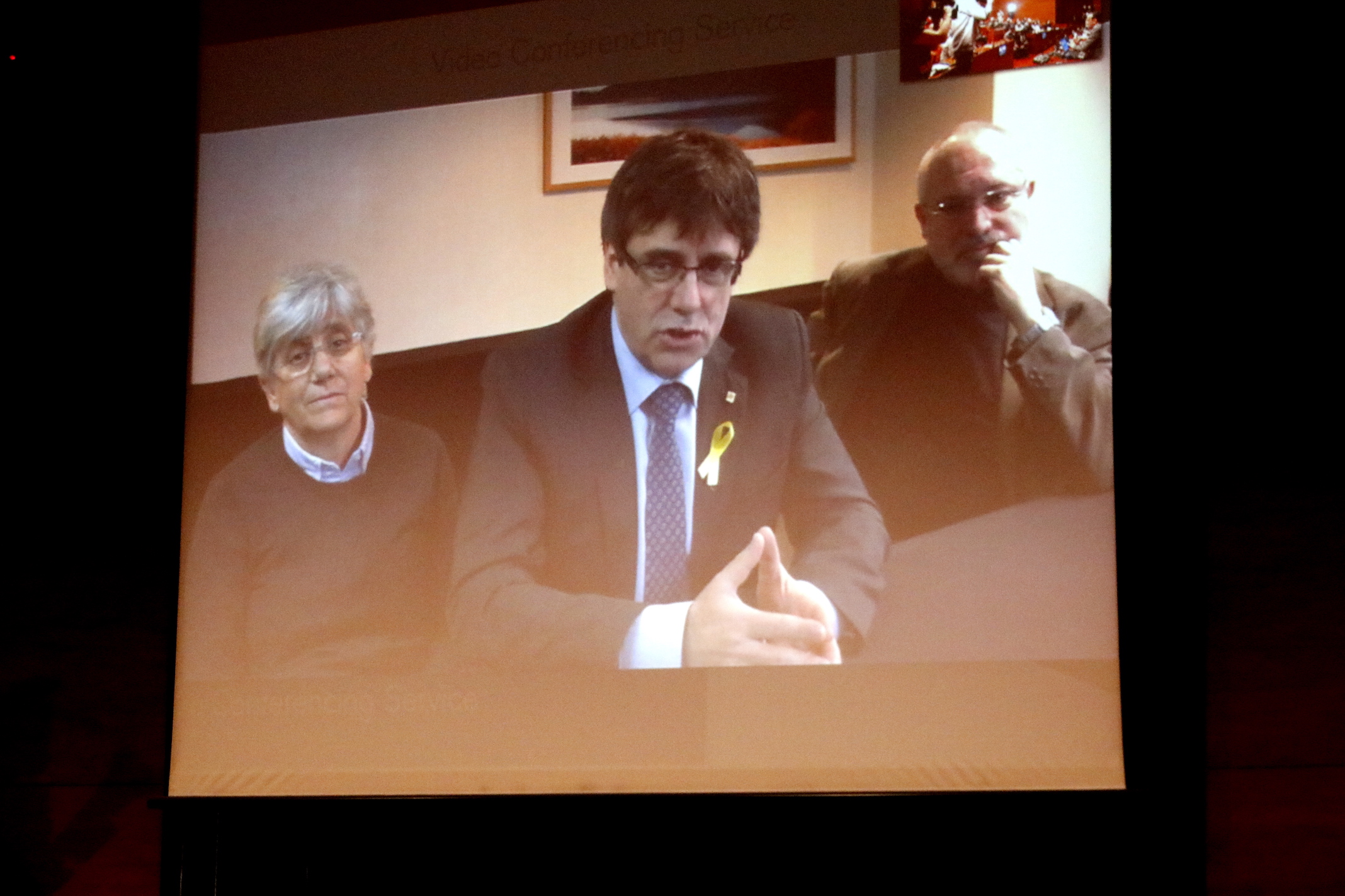 Carles Puigdemont ha participado por videoconferencia en la reunión de JxCat.