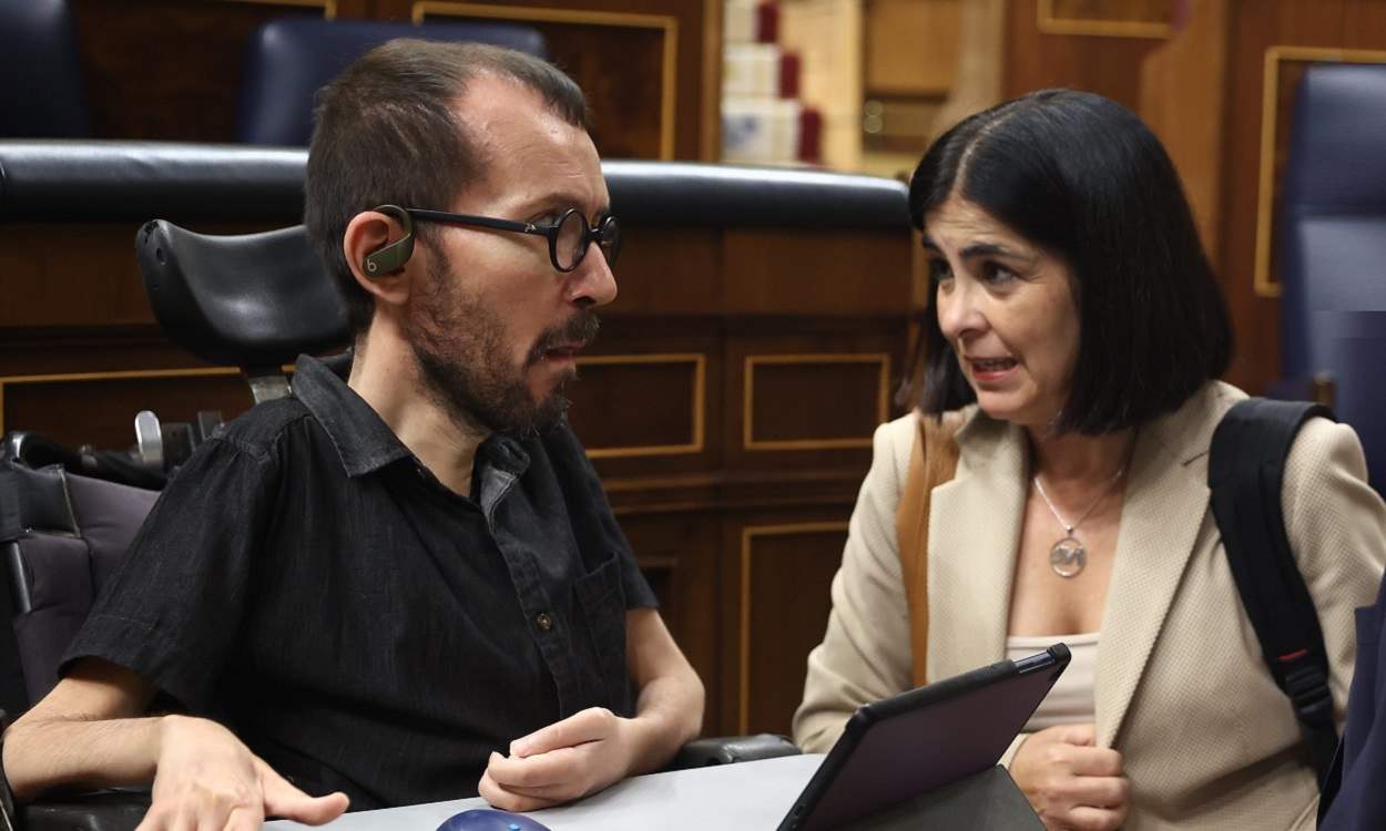 Pablo Echenique, portavoz de Podemos, y Carolina Darias, ministra de Sanidad. EP