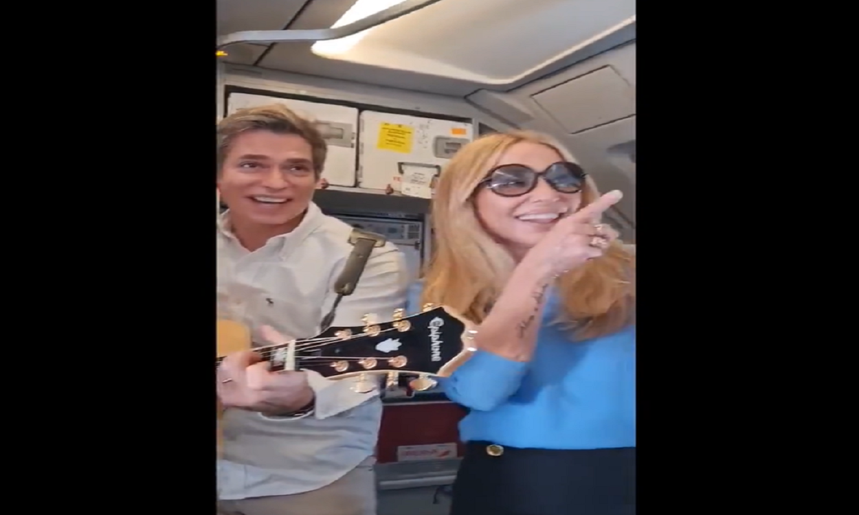 Captura de pantalla del concierto improvisado de Marta Sánchez y Carlos Baute