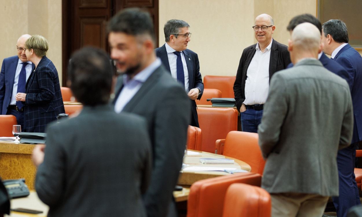 Los socios cercan al PSOE con el rescate de la indemnización de 45 días por despido. EP