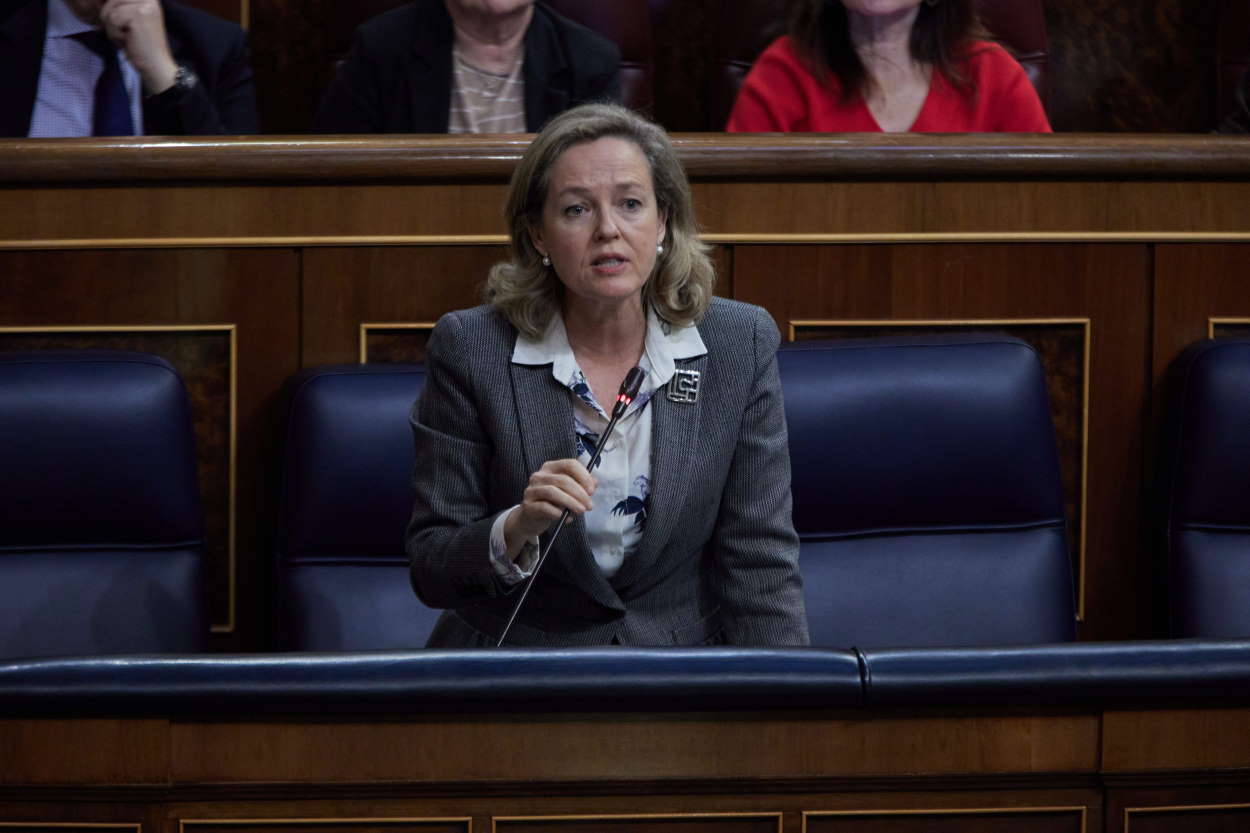 La vicepresidenta primera del Gobierno y ministra de Asuntos Económicos, Nadia Calviño, interviene durante la Sesión de Control en el Congreso de los Diputados. EP.
